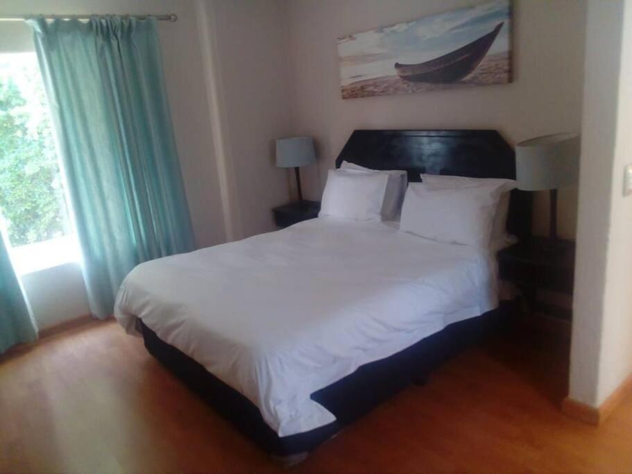 Daisy St -One Bedroom Apartment Johannesburg Buitenkant foto