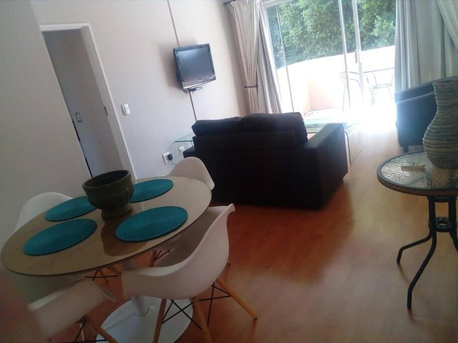 Daisy St -One Bedroom Apartment Johannesburg Buitenkant foto